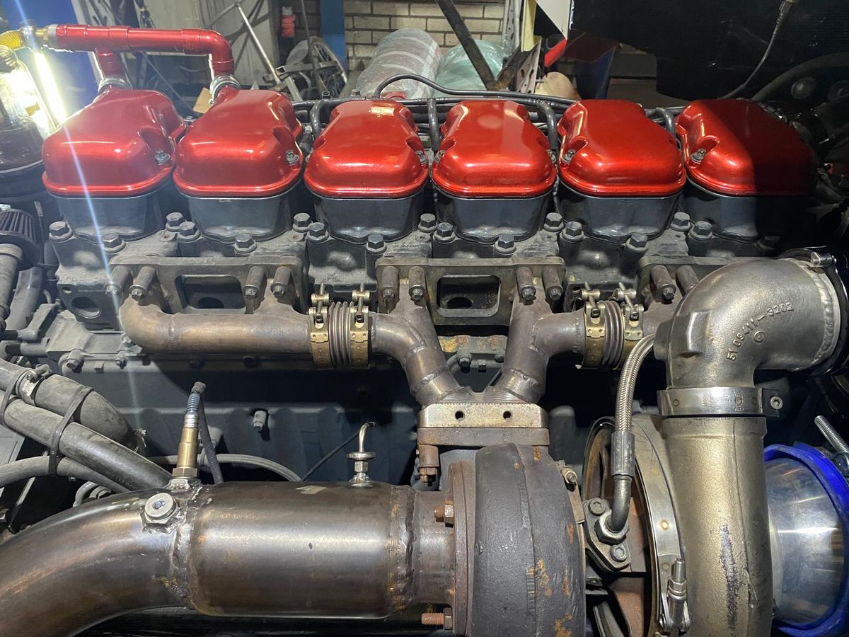 Moteur de camion de course prepare par Techtronic